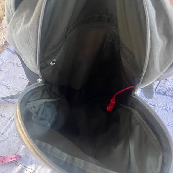 Osprey Arcane Large Day Commuter Travel Backpack 20L Grey Laptop Sleeve - Picture 4 of 8